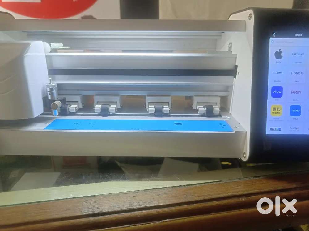 Mobile skin cutting machine
