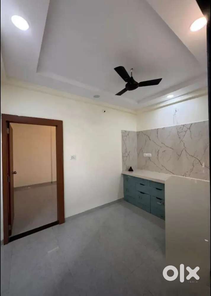 Male Roommate required