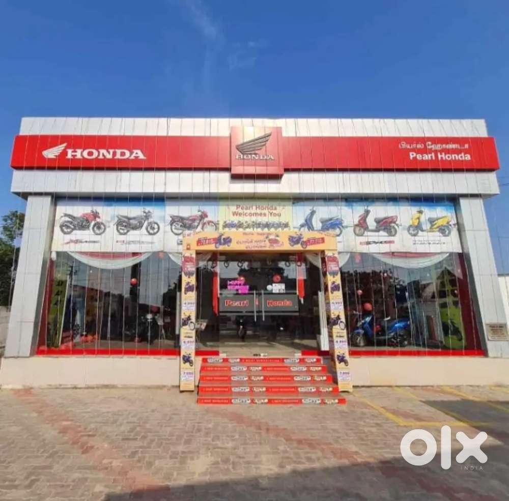 Two wheeler technician