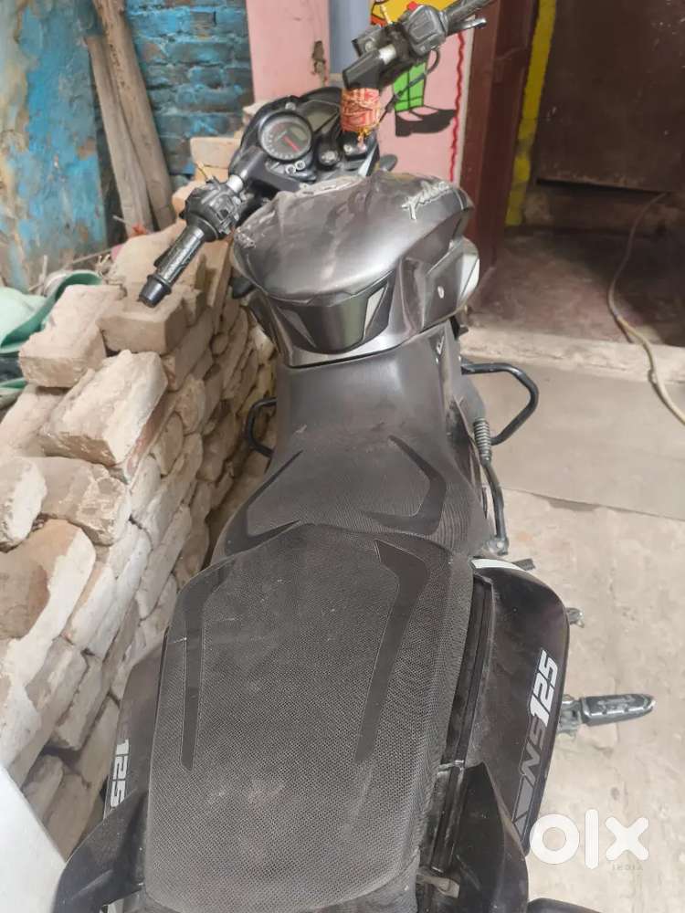 Bajaj pulser