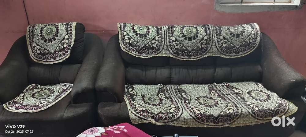 5 Seater cushion sofa - Brown colour