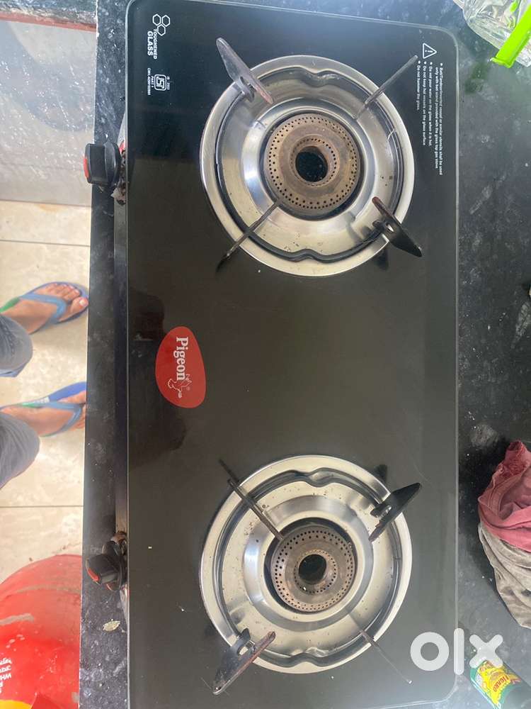 Gas stove with 2 lids