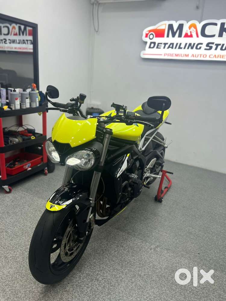 Triumph street triple