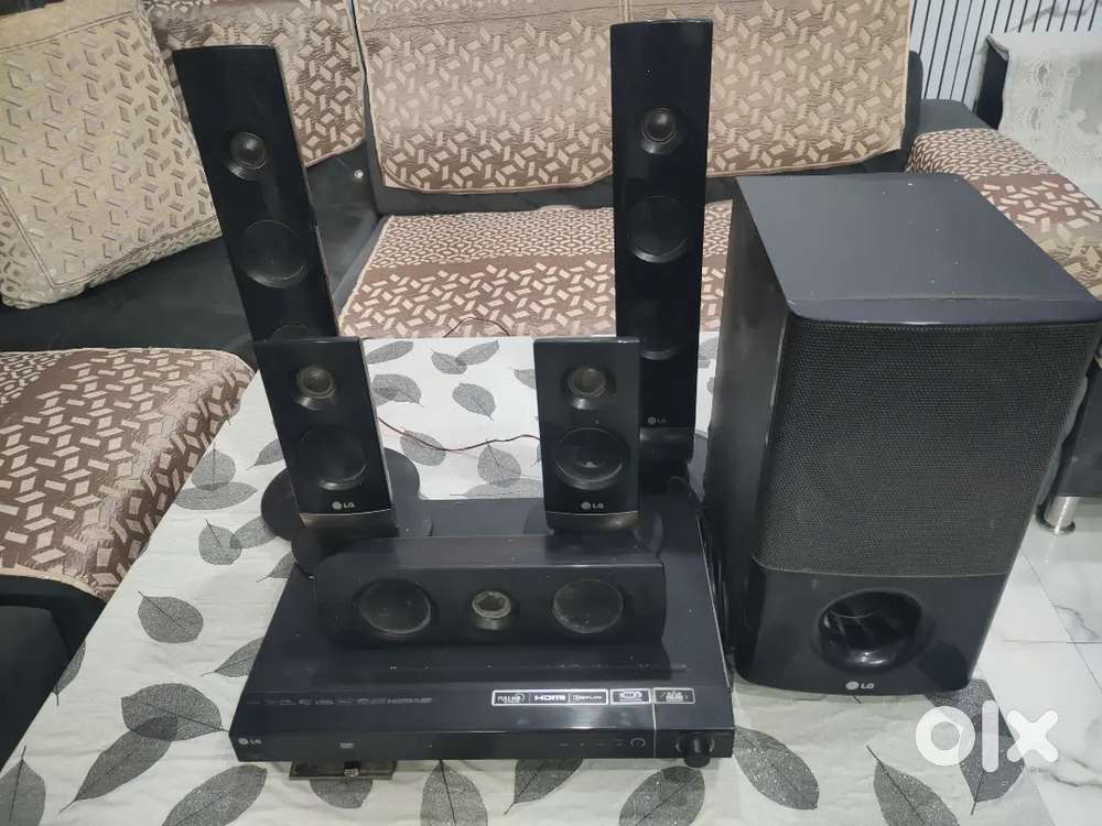 LG HT856PF 
850-watt RMS
5.1. Home theater system. 
with remote