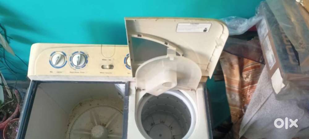 Electrolux semi automatic washing machine, 7 Kg capacity (Model: Fabri