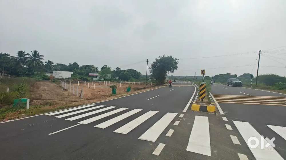 SHOP PLOT FOR SALE 3 SIDE ROAD 1 SIDE PARK