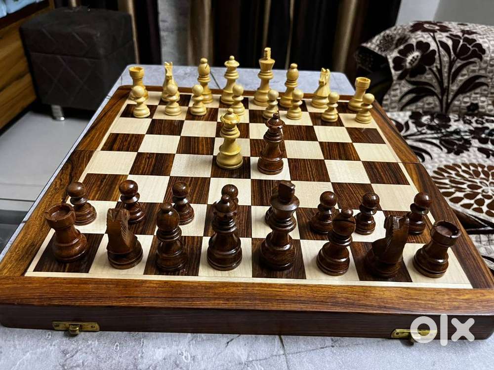 Foldable wooden Chess magnetic 12 x 12 set with 2 extra queen