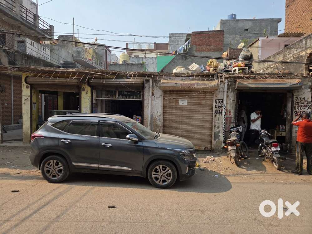 184 Gaj Plot on 33 Foot Road Sanjay Colony