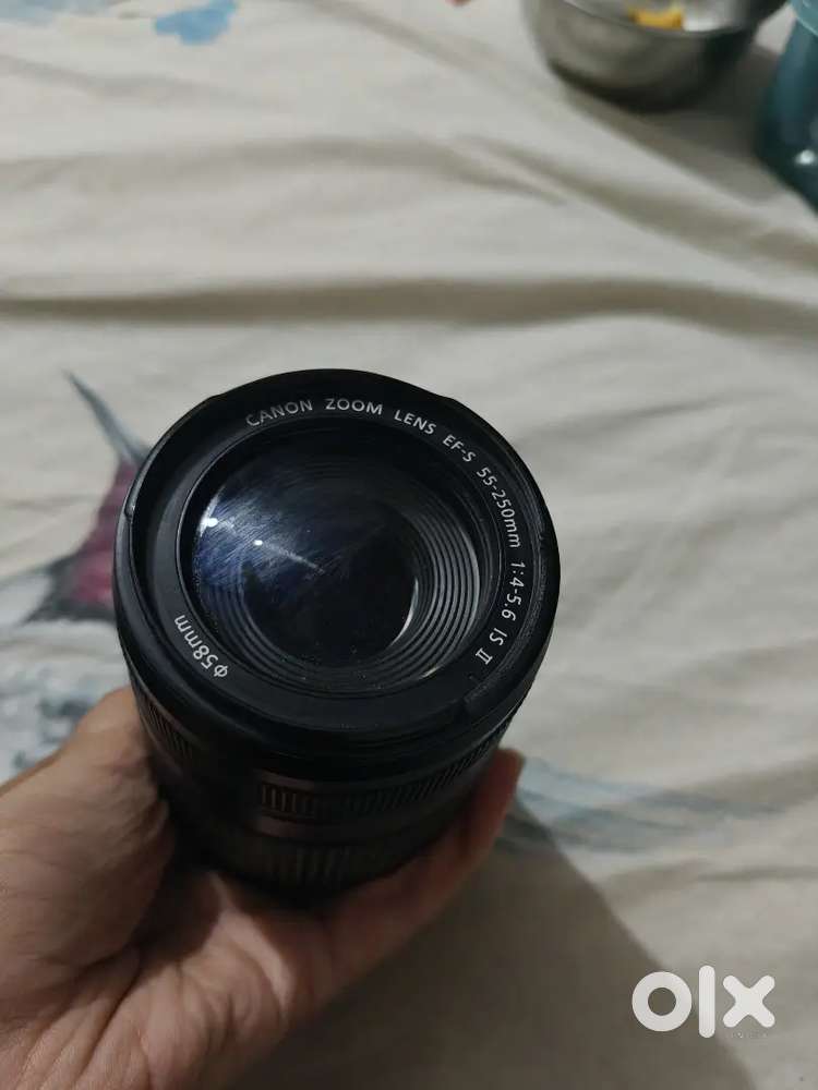 Canon EF-S 55-250mm f/4-5.6 IS II Zoom Lens – Excellent Condition
