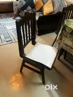 Dining table sagavan