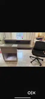 Computer tabel with chair