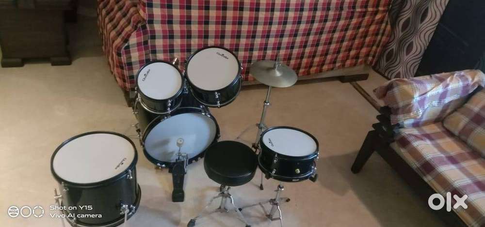 Chancellor Drum Set 5 Pcs, W/Stands & Cymbal- Excellent Condition