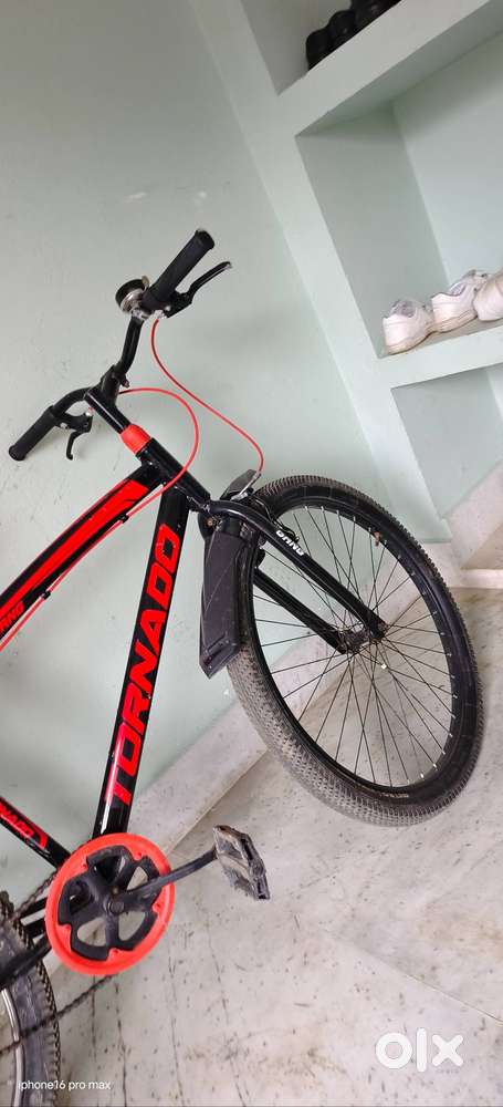 It is good cycle of gang the seats are adjustable tyres have good grip