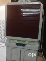 Cooler with auto split