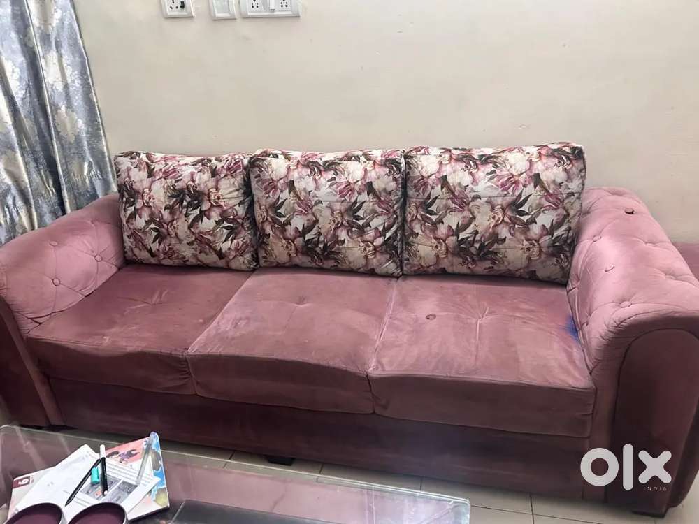 7 seater sofa set with center table