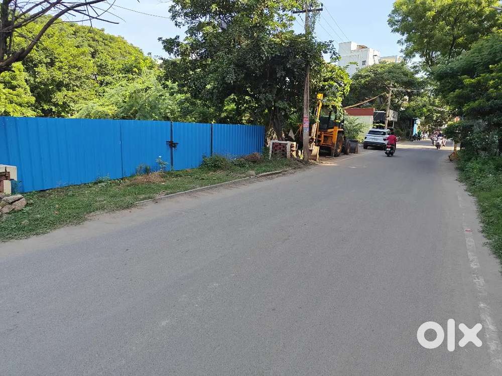 Commercial Space for rent on main road