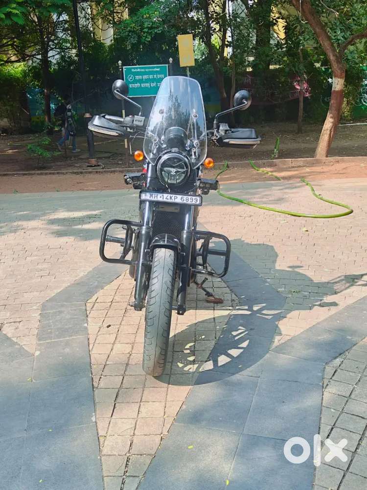 LEGENDARY YEZDI ROADSTER 2023