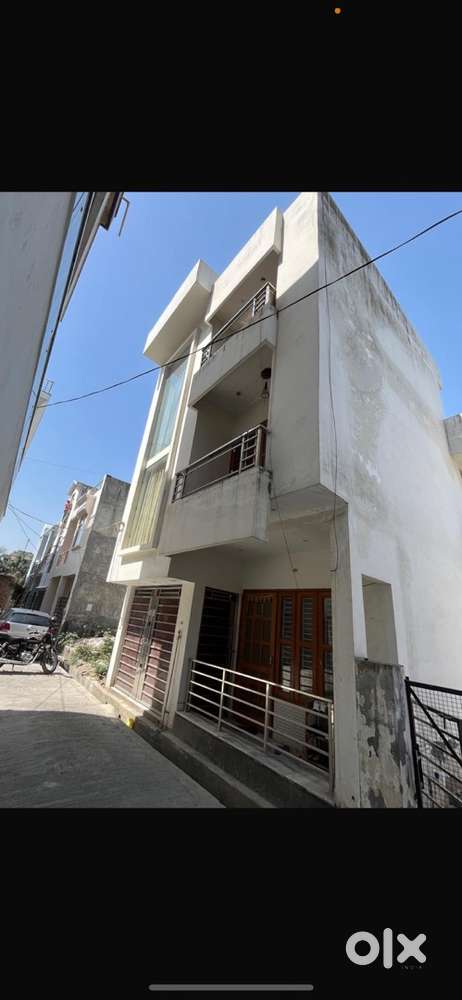 House for sell at prime location