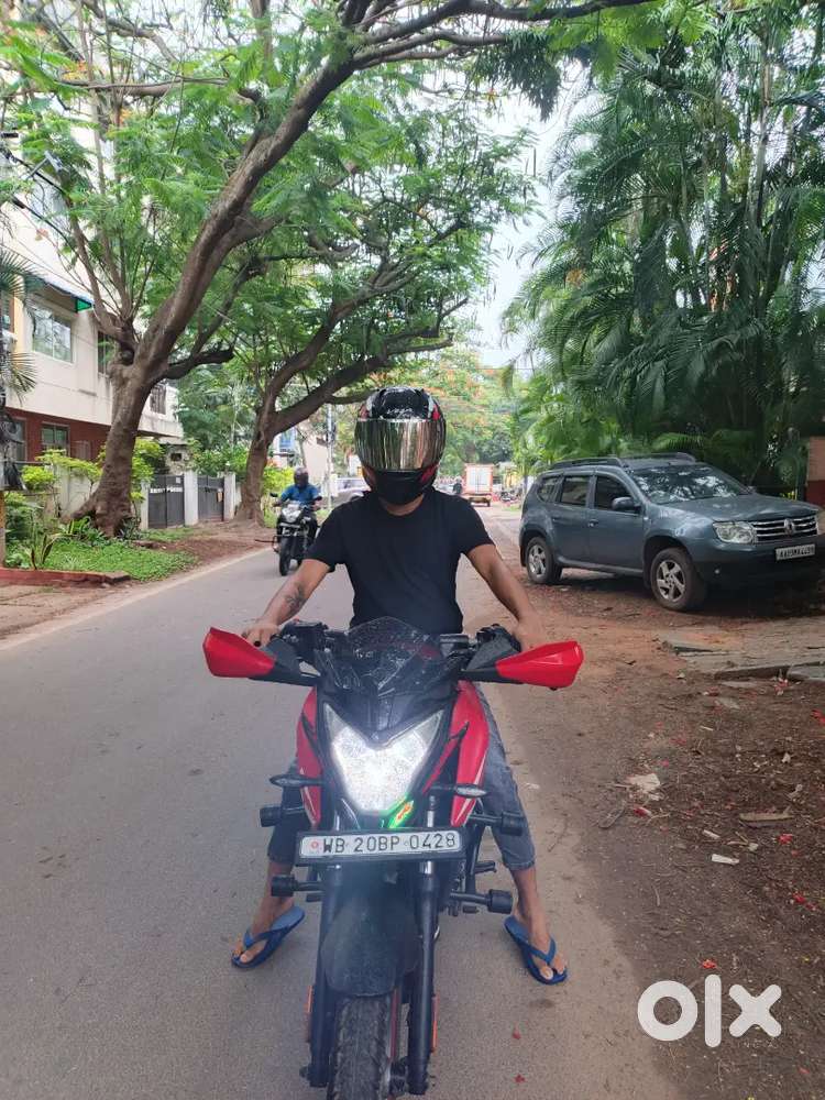 Bajaj  pulsar na 125 it's absolutely good condition I am seeing