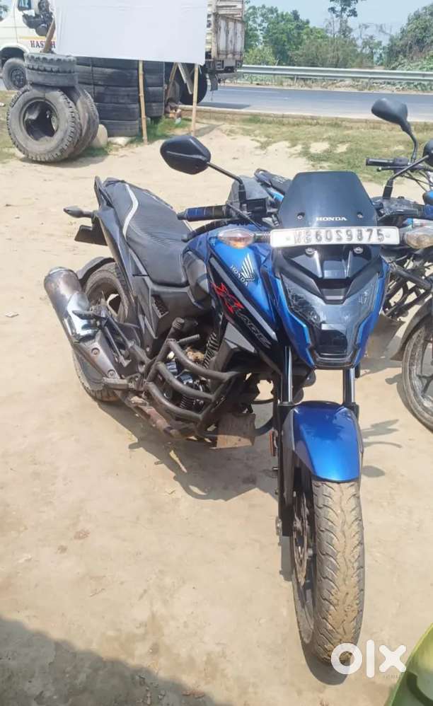Honda X blade Bs 4