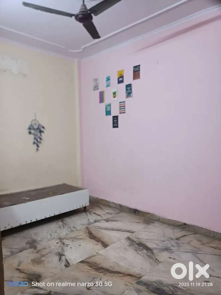 Need roommate female or couple