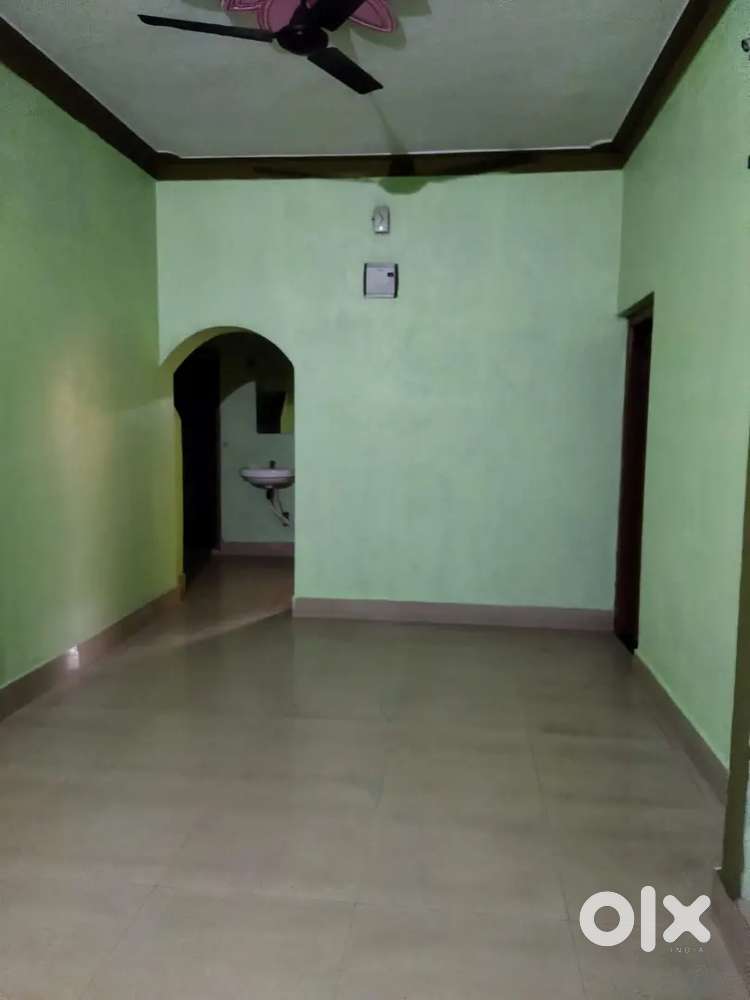 1bhk/2bhk(students not allowed)