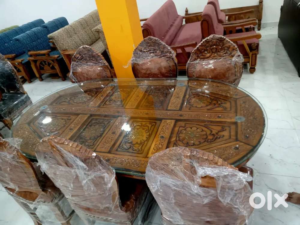 New 6 seater dinning set in acacia wood with traditional design