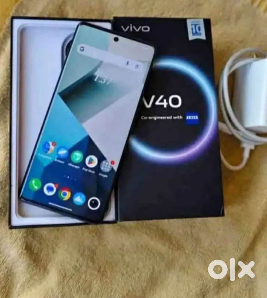 Vivo v 40 Pro 5G 12 GB Ram 256 GB memory card