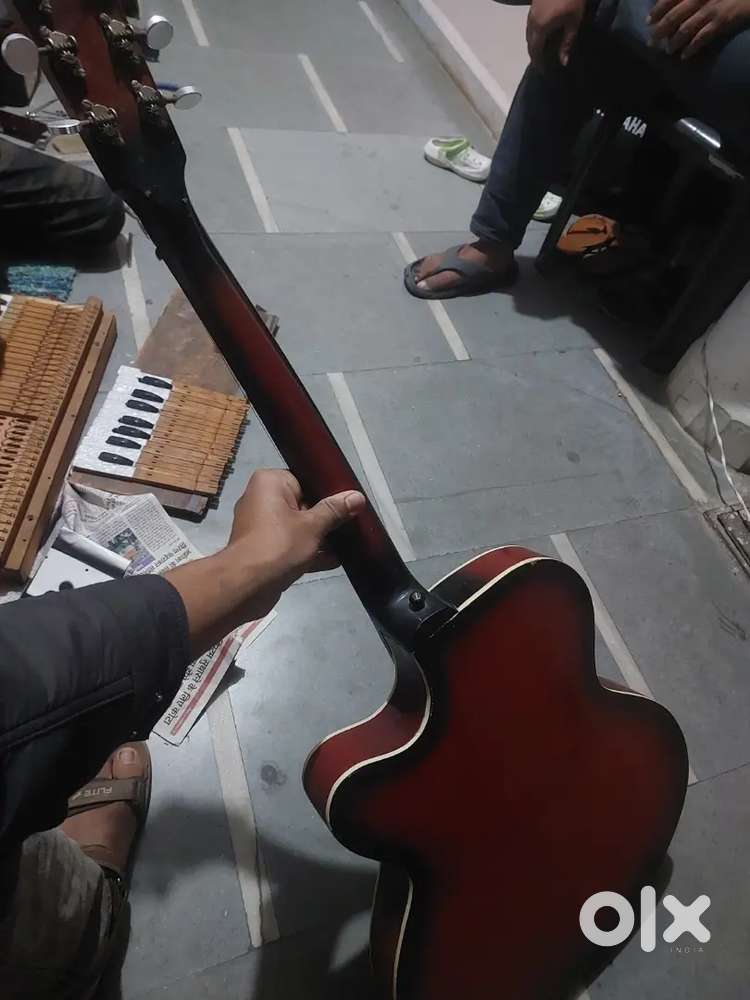 Broken guitar for photo shoots only..