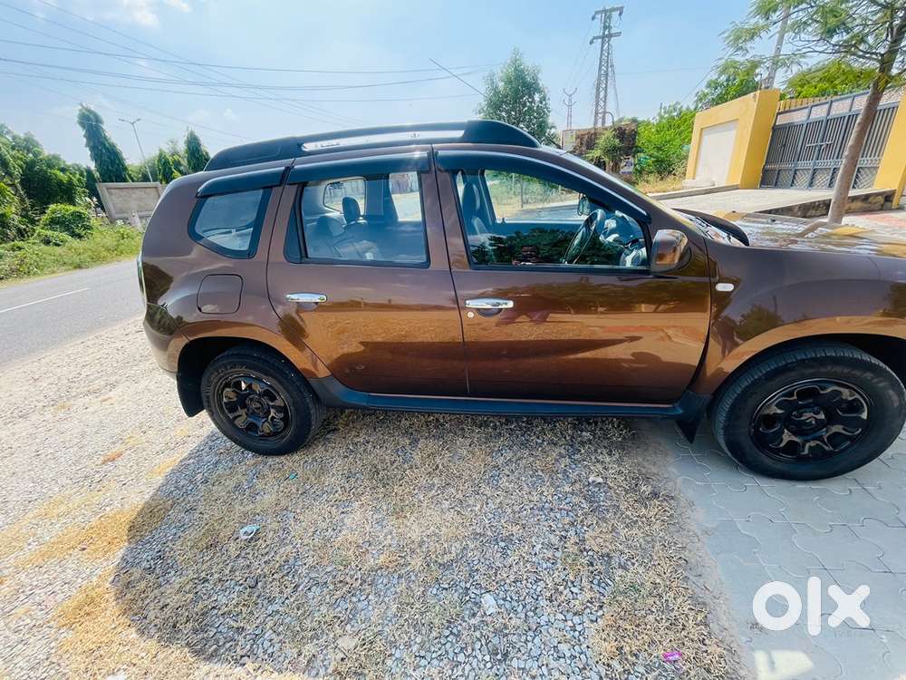 Renault Duster 2015 Diesel 28000 Km Driven