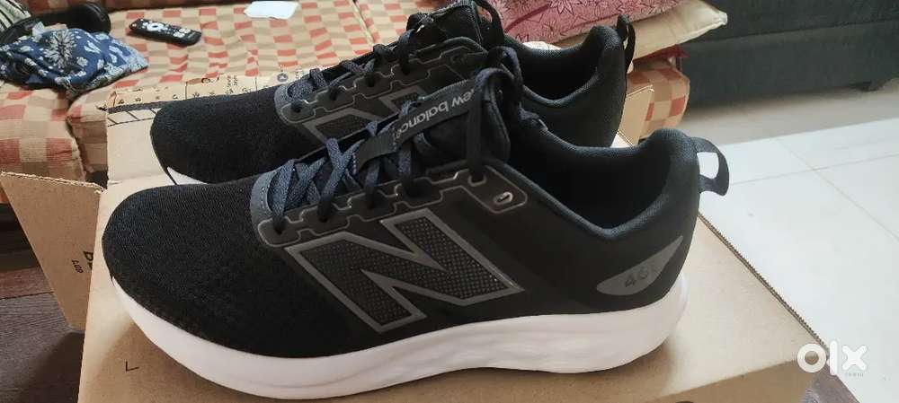 Selling 2 pair of brand new Sneakers and a few Mens Cologne...