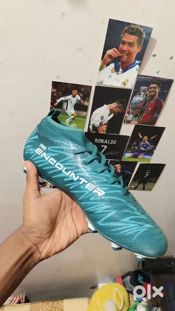 Encounter Football Shoes