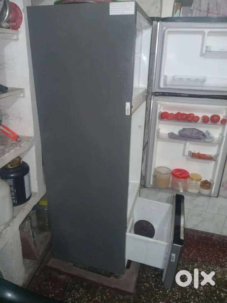 WHIRPOOL FRIDGE