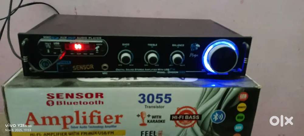 Audio amplifier with bluetooth and Karaoke Mic