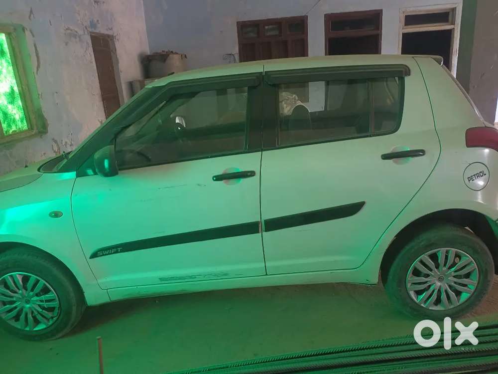 Maruti Suzuki Swift 2009 Petrol 80000 Km Driven