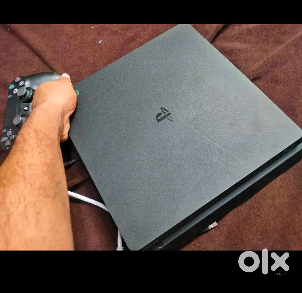 Ps4 Slim 1TB Jai@brk 12 game loa@ed