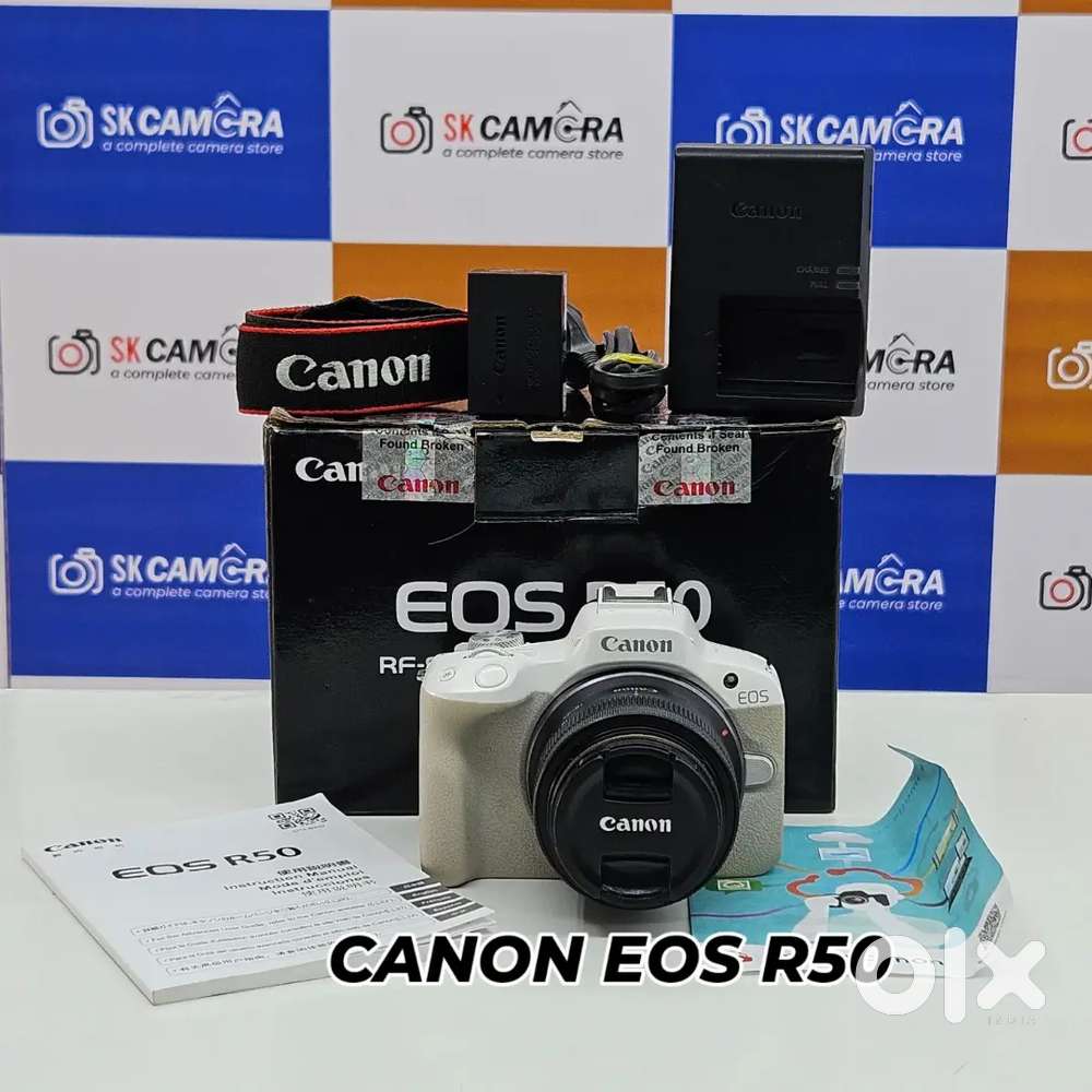 Canon EOS R50 Mirrorless Camera with RF-S 18–45mm f/4.5–6.3IS STM Lens