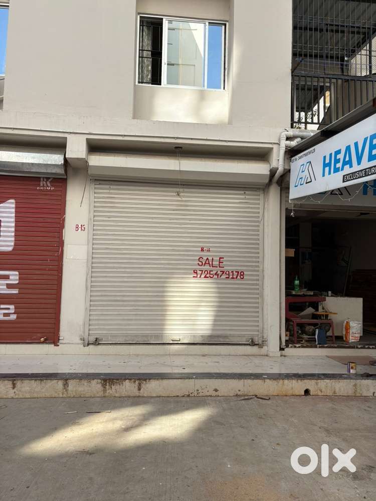 Ground floor shop ready to move 10x25