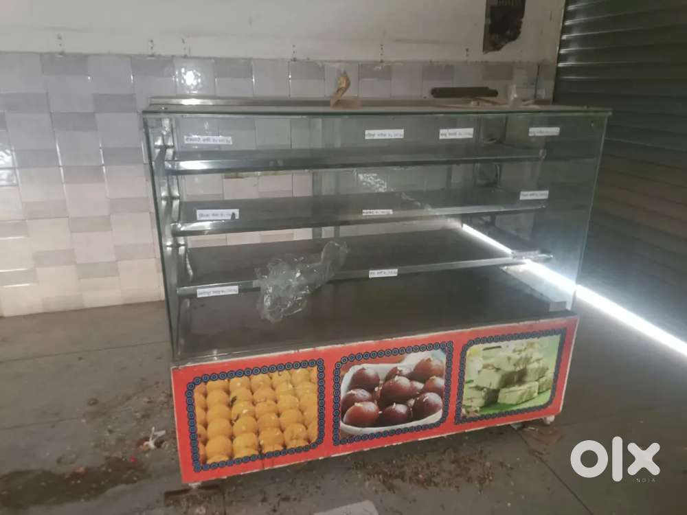 Display sweets and cakes fridge 5  feet