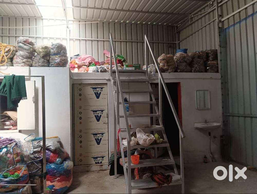 factory on Rent with sewing machines