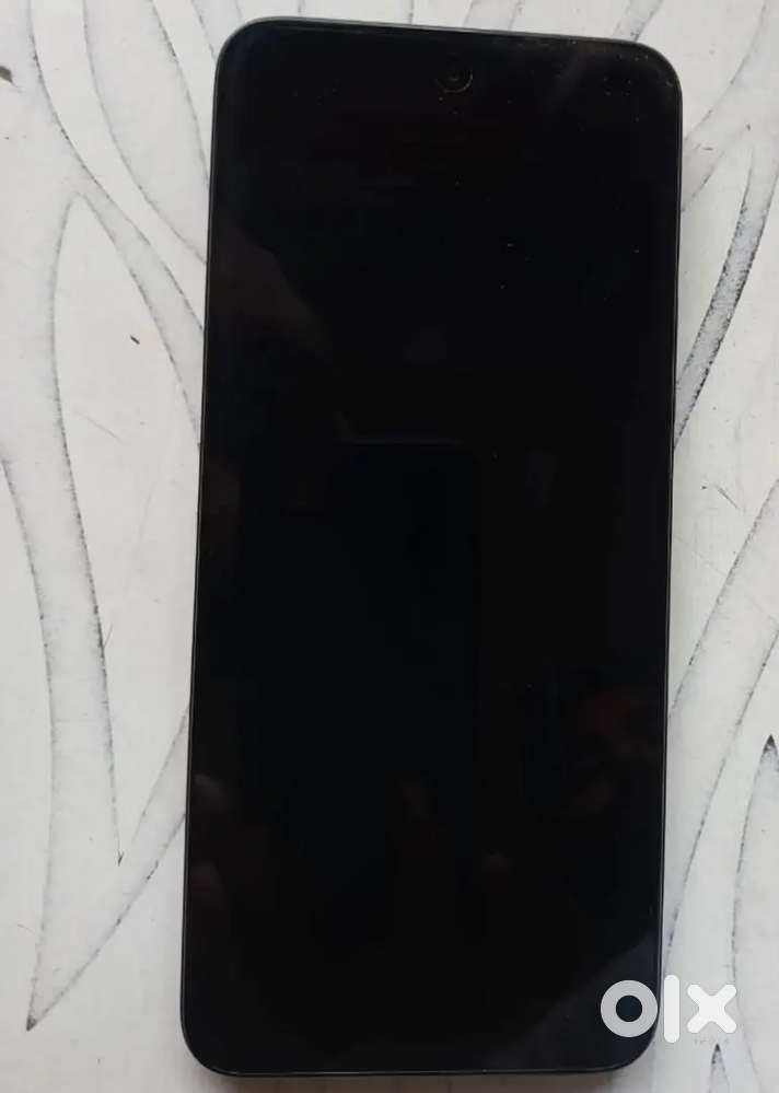 Mi 13 5g with company charger bill & box (only 2 month used)