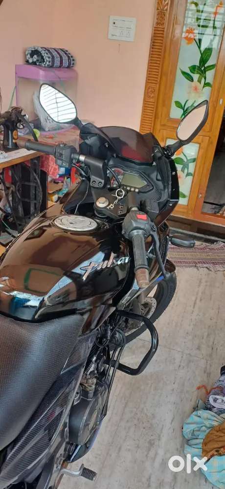 Pulsar 220f good condition