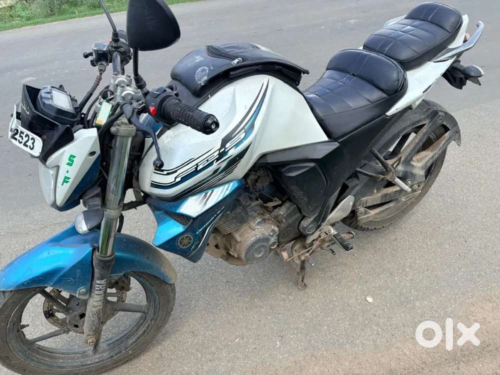 Yamaha FZ V2
