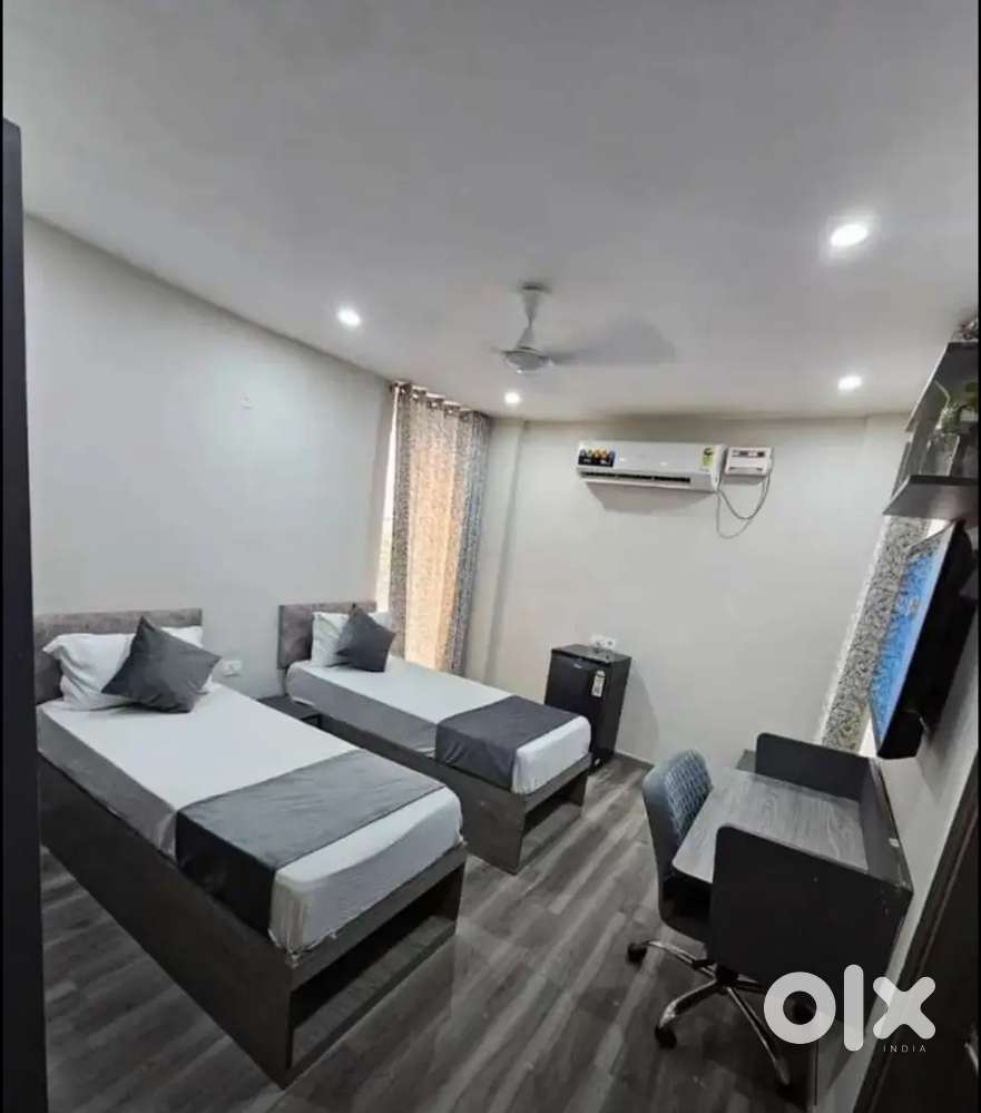 Affordable price in cozyfoxy stay sec 30,38 gurgaon