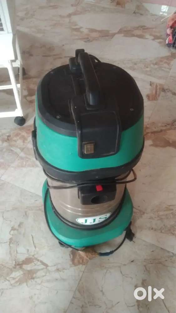 Vaccum cleanet with good working condition