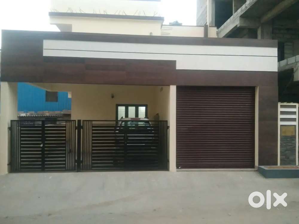 Individual House in Ground floor next to bus route