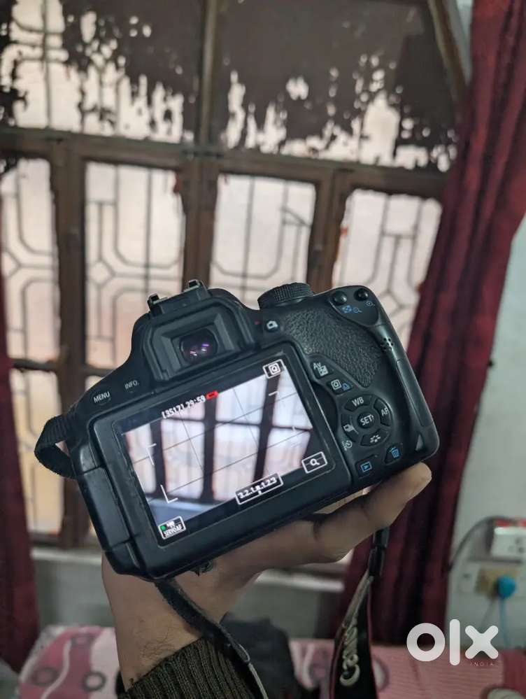 Canon EOS 700D DSLR