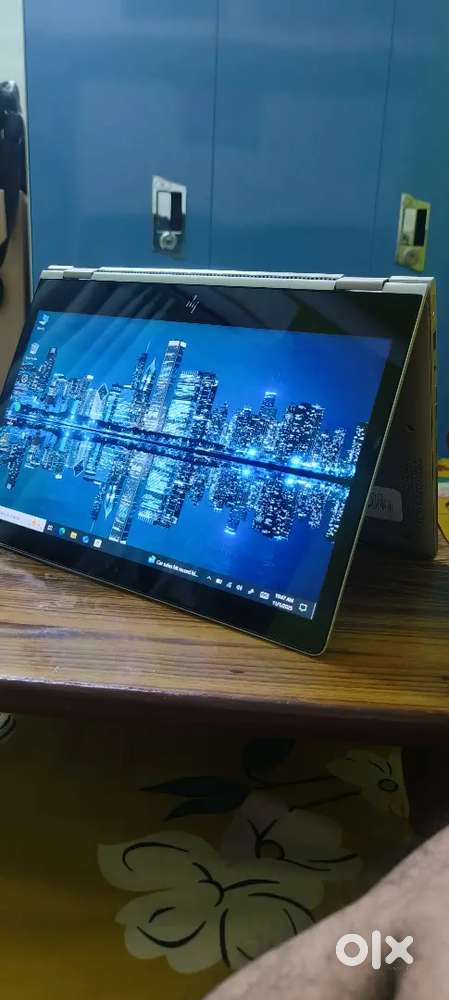 Selling my slimmest laptop model hp elitebook 1030