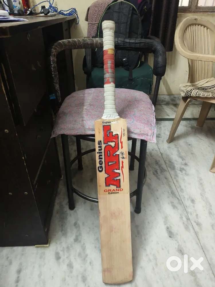 VIRAT KOHLI's signed limited edition MRF GENIUS
GRAND EDITION bat