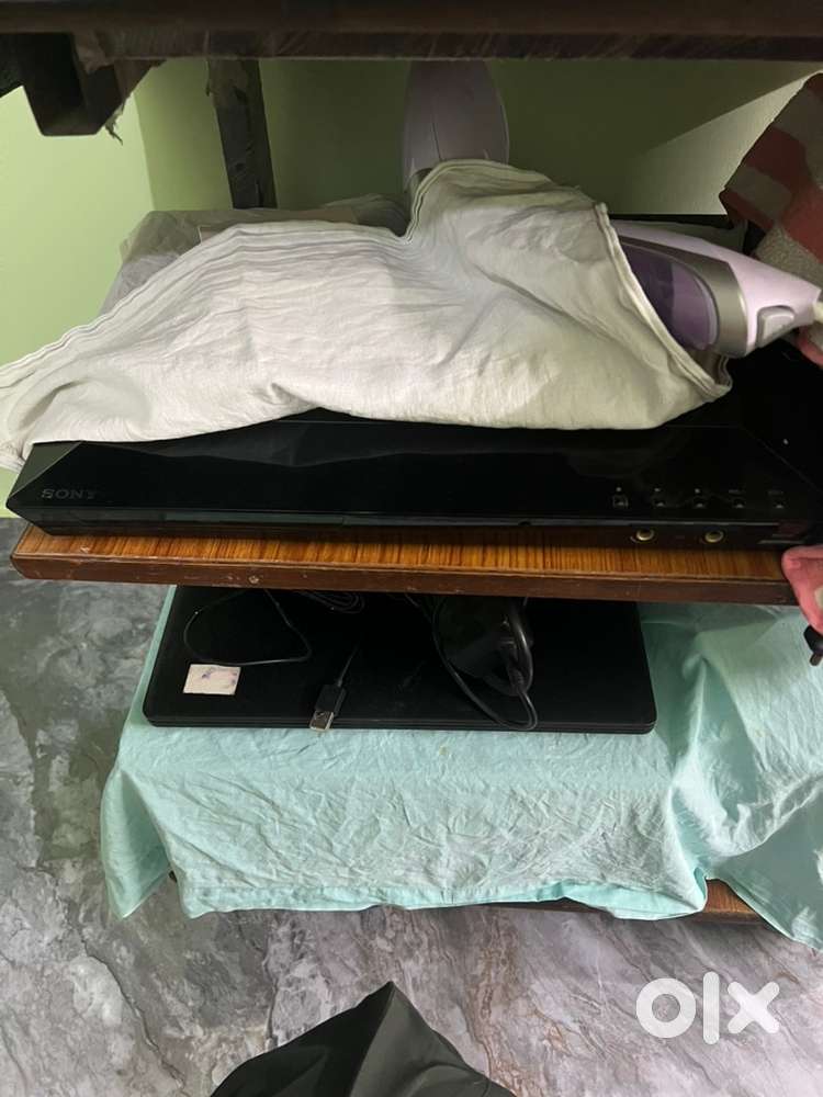 100 inch projector sceen with projector and sony 5.1 home theatre